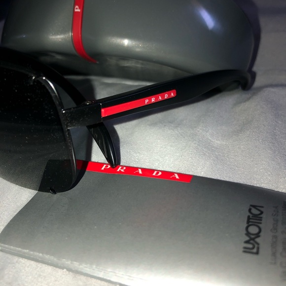 BRAND NEW PRADA SUNGLASSES 🤩 - Picture 2 of 4